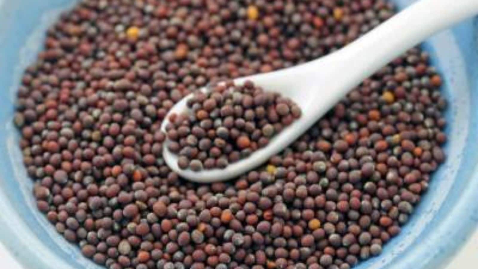 रूस और कनाडा को पछाड़ दुनिया के इस छोटे से देश ने किया कमाल, हर जगह बिकता है यहां का सरसों तेल