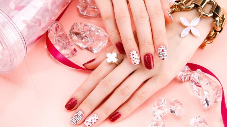 हरियाली तीज में ट्राई करें ये नेल आर्ट और बैंगल्स, हर कोई करेगा इसकी तारीफ