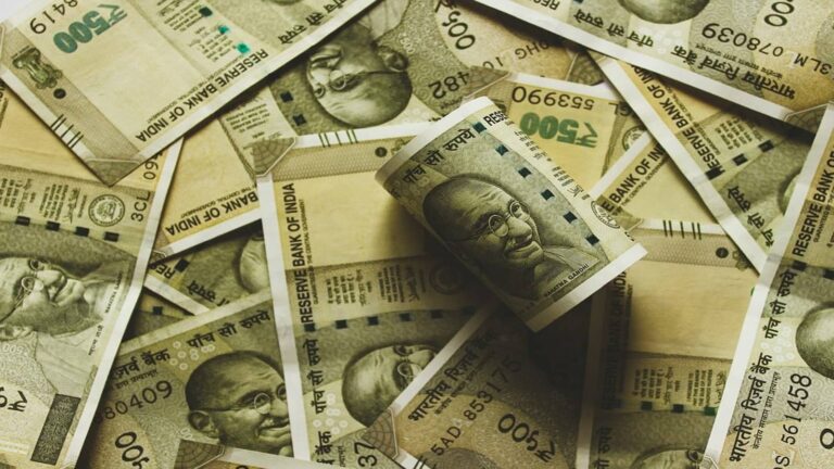 FY26 में अब तक नेट डायरेक्ट टैक्स कलेक्शन 1.3% कम, रिफंड 38% बढ़ा