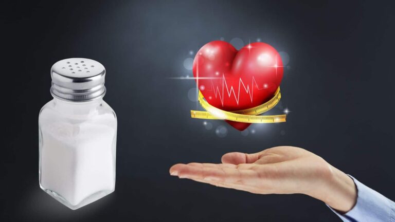 Heart Attack की वजह बन रहा है आपका रोज का खाना, नमक से जुड़ी ये गलती न करें