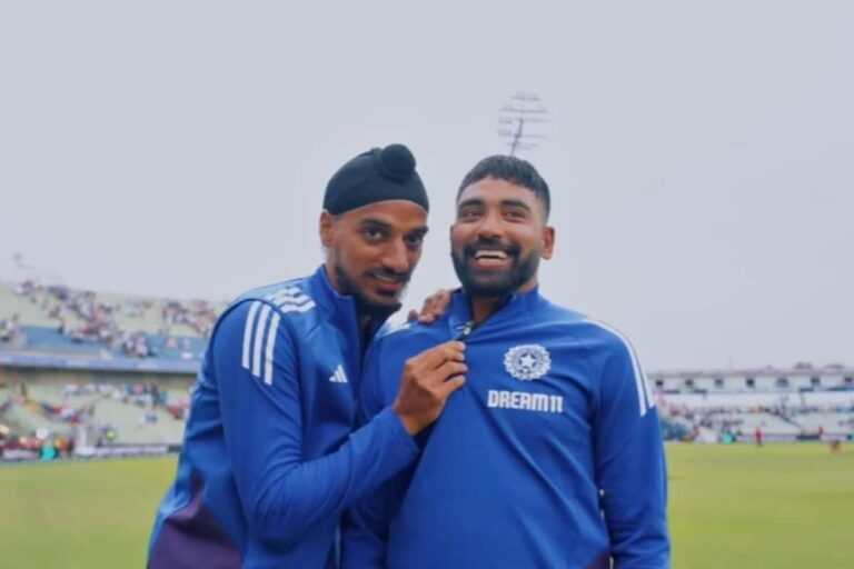 टीम इंडिया के ड्रेसिंग रूम में बज रही थी हनुमान चालीसा, सिराज खड़े थे बाहर