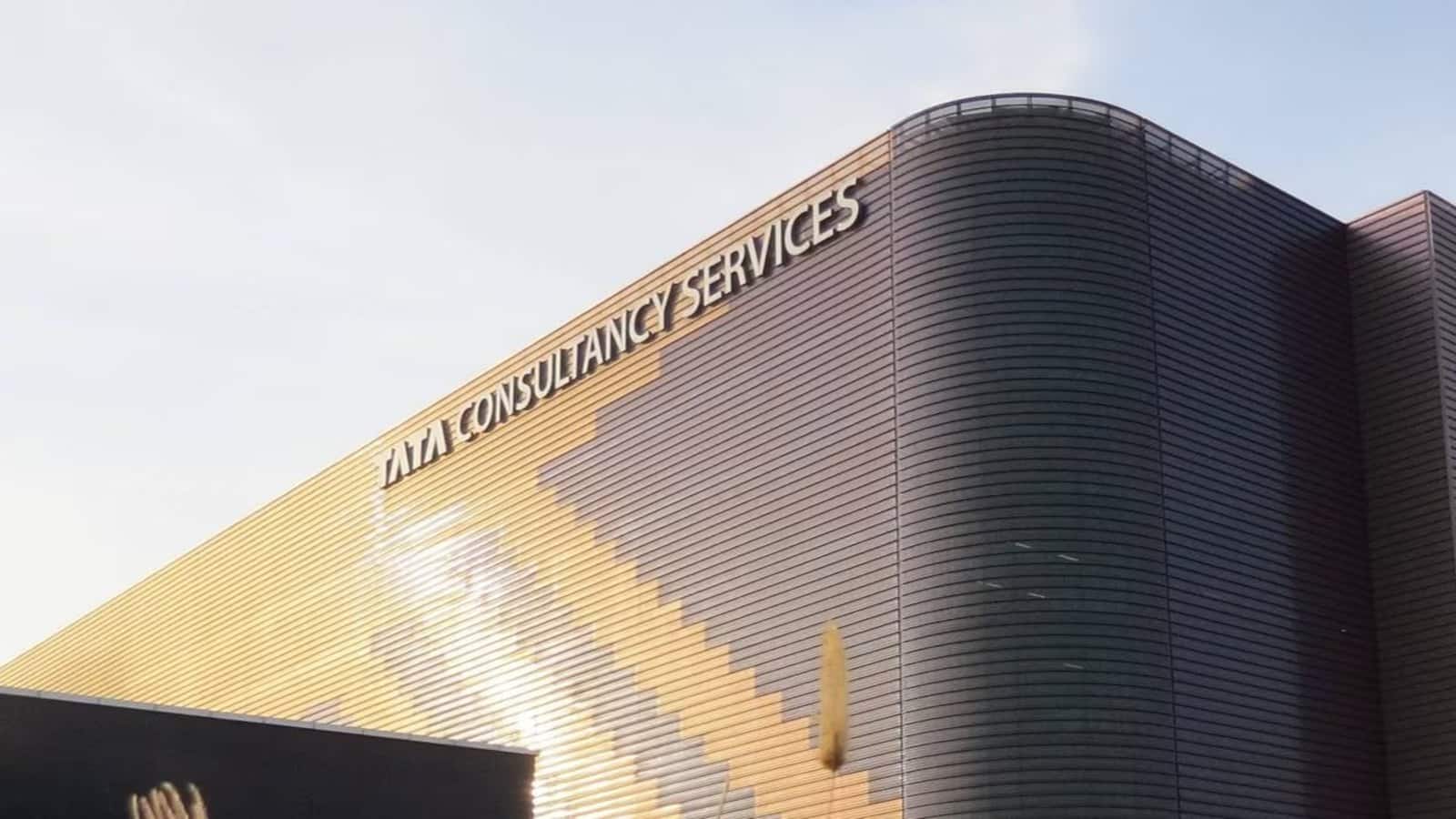 TCS ने Q1 में वर्कफोर्स में जोड़े 5090 कर्मचारी, कंपनी छोड़कर जाने की दर में मामूली इजाफा