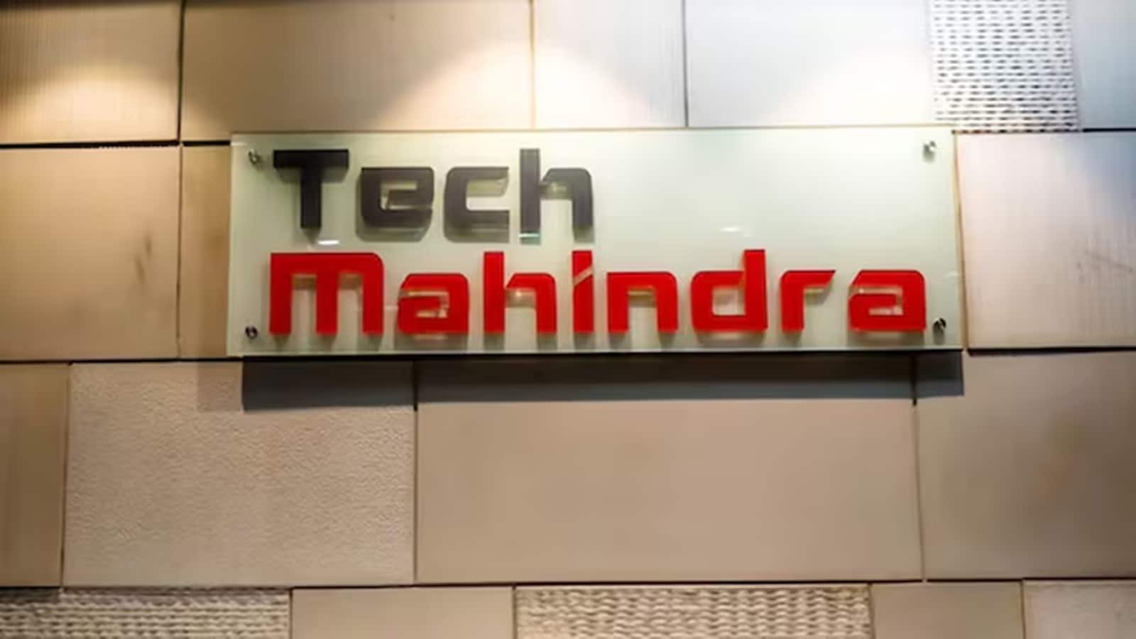 Tech Mahindra Shares: तिमाही नतीजे के बाद 2% टूट गया शेयर, ब्रोकरेज से जानें आगे की स्ट्रैटेजी