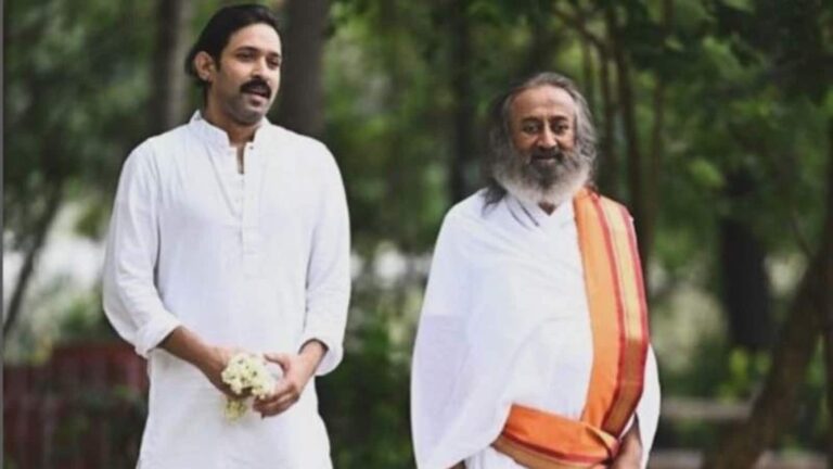 White: श्री श्री रविशंकर की बायोपिक में नजर आएंगे विक्रांत, बोले, आसान नहीं था रोल