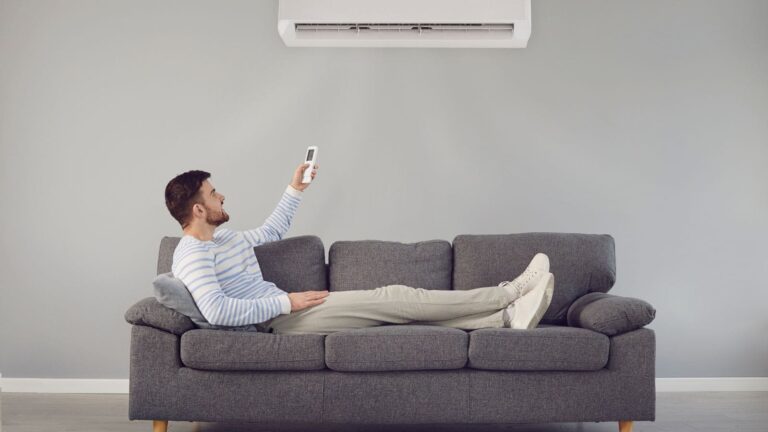 AC tips: ये रिमोट सेटिंग आपको बिजली बिल के झटकों से बचाएगी, जानिए कैसे!