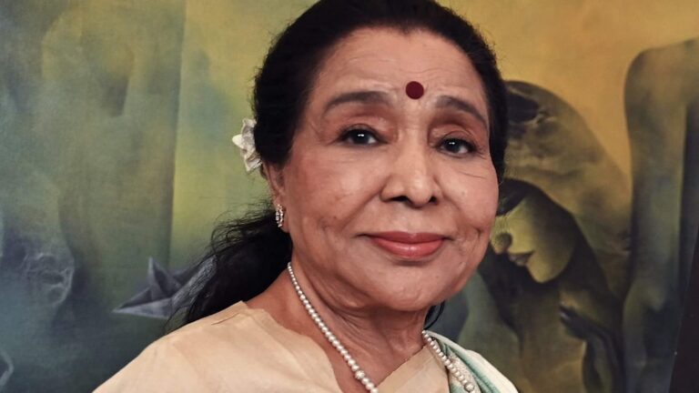 Cinema Ka Flashback रेडियो पर बैन हुआ था आशा भोंसले का ये गाना, बोल सुन खुद शर्मिंदा हुए थे मजरूह सुल्तानपुरी