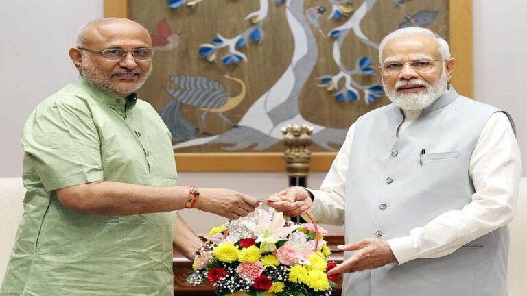 CP Radhakrishnan: सीपी राधाकृष्णन कौन है? तमिलनाडु, महाराष्ट्र और झारखंड से है खास कनेक्शन, अब बन सकते हैं उपराष्ट्रपति