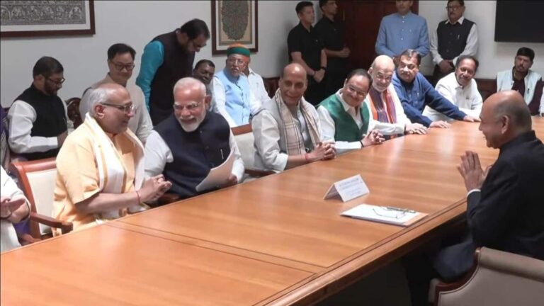 Vice President Polls: उपराष्ट्रपति चुनाव के लिए सीपी राधाकृष्णन ने दाखिल किया नामांकन, पीएम मोदी समेत NDA के दिग्गज रहे मौजूद