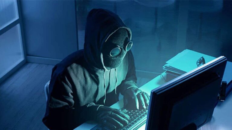 Digital Fraud:  700 से ज्यादा ट्रांजैक्शन... बुजुर्ग को अपने बातों में फंसा 9 करोड़ ले उड़ा ठग, हैरान कर देगा ये मामला