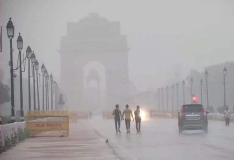 Delhi-NCR weather: दिल्ली-NCR में अगले तीन दिन लगातार होगी बारिश, जान लें मौसम से ये अपडेट