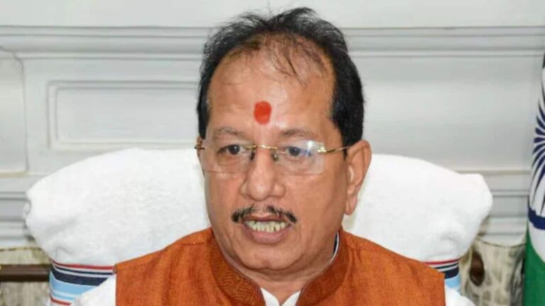 Bihar SIR: तेजस्वी यादव के बाद अब डिप्टी CM विजय सिन्हा के नाम पर मिली दो वोटर आईडी