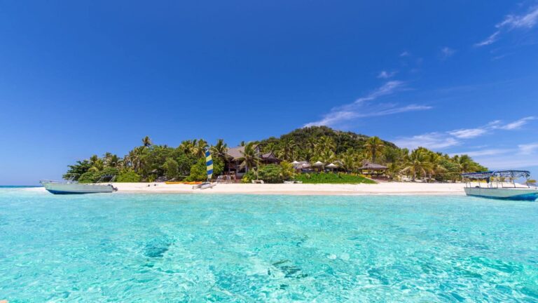 Indian Travellers: विदेश घूमने का बना रहे हैं प्लान? ये देश भारतीयों को दे रहा है फ्री वीजा