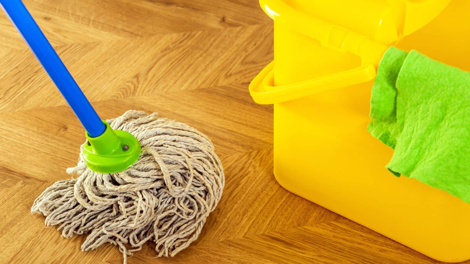 Floor Cleaning Tips: महंगे केमिकल छोड़ें, अपनाएं फ्लोर की सफाई के ये सस्ते घरेलू नुस्खे