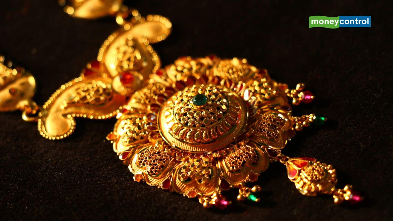Gold Rate Today: सोने के भाव में आई गिरावट, चेक करें 13 अगस्त का दाम