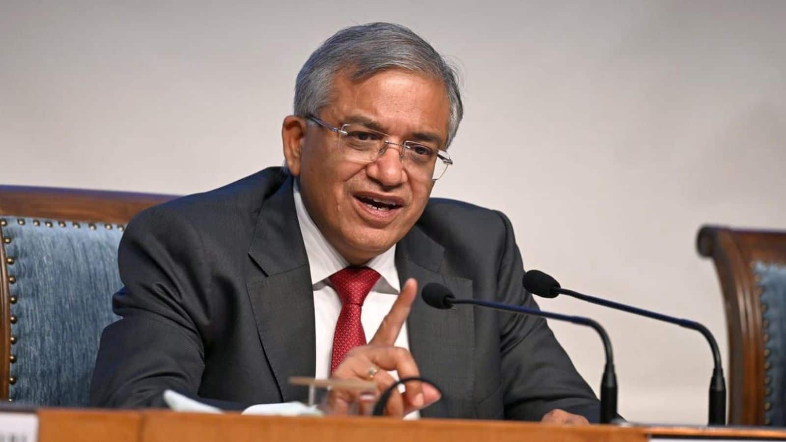 बिहार के बाद बंगाल और अन्य राज्यों में भी होगा SIR, विवाद के बीच चुनाव आयोग का बड़ा ऐलान