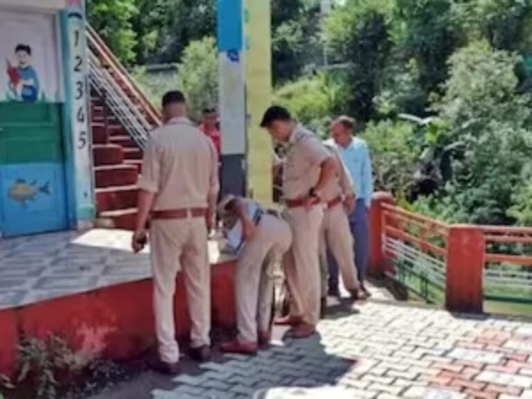 Himachal Pradesh: स्कूल में मिली महिला की लाश, तन पर नहीं था एक भी कपड़ा, परिवार ने लगाया ये आरोप