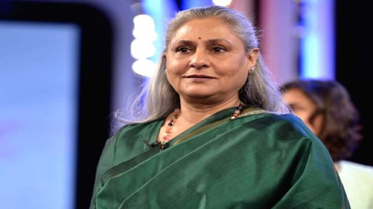 Jaya Bachchan ने खुशी-खुशी दिए पैप्स को पोज और हंस कर की बात, अपने नए अंदाय से सोशल मीडिया पर छा गईं