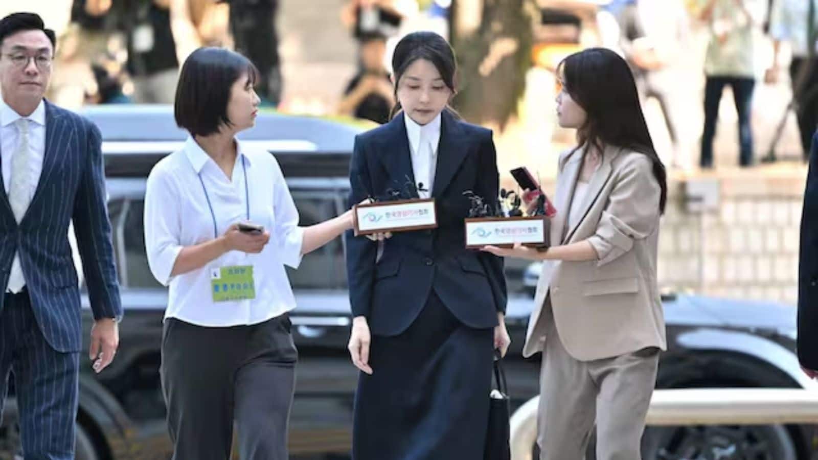 दक्षिण कोरिया के पूर्व राष्ट्रपति की पत्नी किम कोन ही हुई गिरफ्तार, स्टॉक में हरफेर के साथ रिश्वत लेने के लगे है आरोप