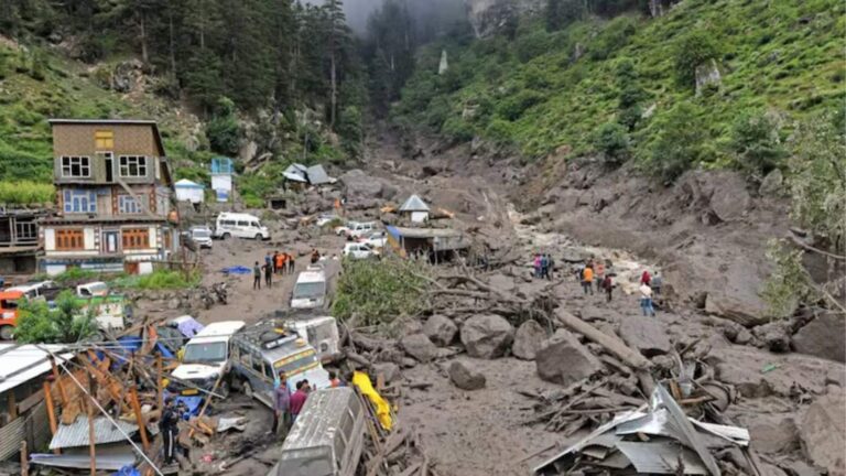 Kishtwar Cloudburst: किश्तवाड़ में बादल फटने से हुई भारी तबाही में अब तक 63 लोगों की मौत, तलाशी अभियान जारी