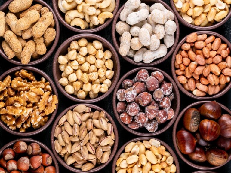 Festive Season 2025: फेस्टिव में मिठाइयों, ड्राई फ्रूट्स की बढ़ी मांग, क्या कीमतों में आएगा उछाल