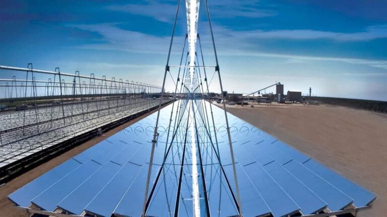 फ्लैट लिस्टिंग के बाद से चढ़ ही रहा M&B Engineering, बुक कर लें मुनाफा या अभी और है दम?