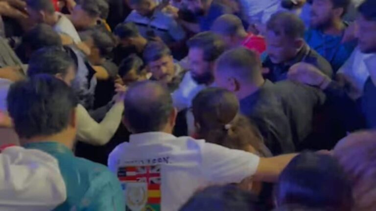 Maharashtra: दही हांडी समारोह में मंच ढहने से मचा हड़कंप, बाल-बाल बचे डिप्टी सीएम एकनाथ शिंदे