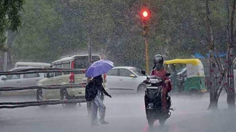 UP Weather Update: यूपी के मौसम ने बदली चाल! अगले 4 दिन तक भारी बारिश का कहर