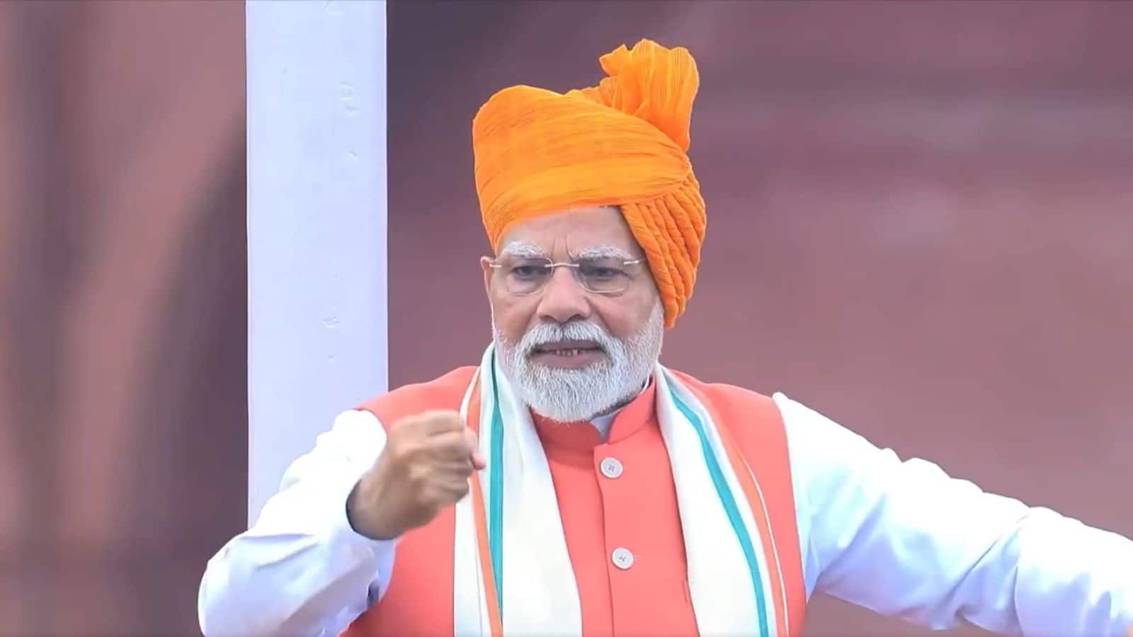 लाल किले से PM मोदी ने RSS को बताया 'दुनिया का सबसे बड़ा NGO' बोले- संघ की 100 साल की यात्रा पर हमें गर्व है