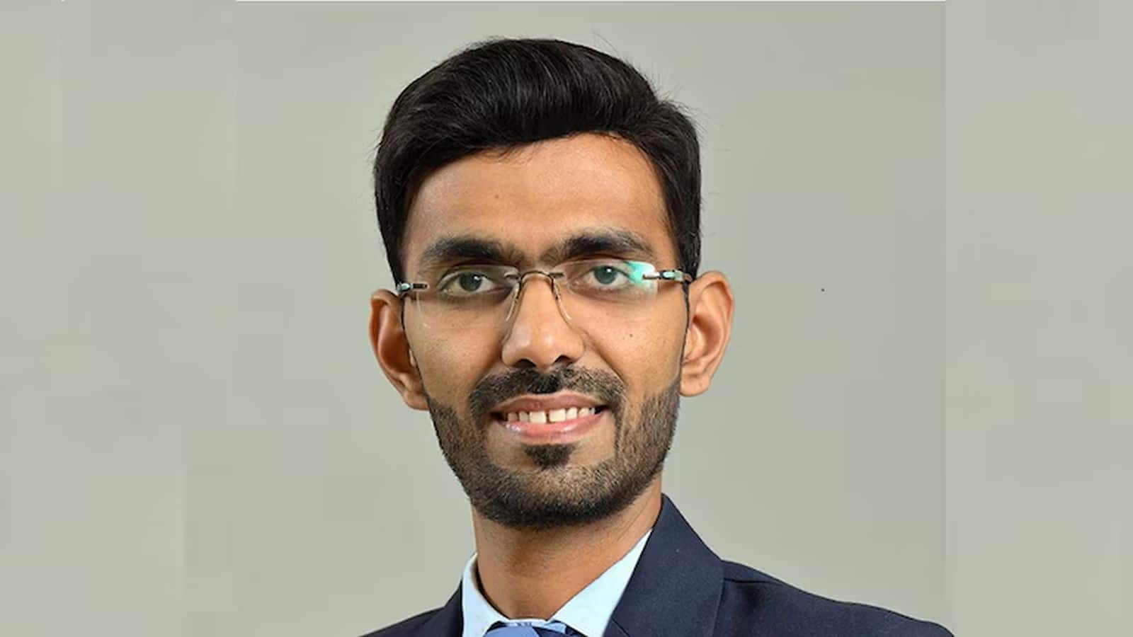 Market trend : बाजार में कंसोलीडेशन जारी रहने की उम्मीद, मिड और स्मॉलकैप इंडेक्स तोड़ सकते हैं अगस्त का निचला स्तर