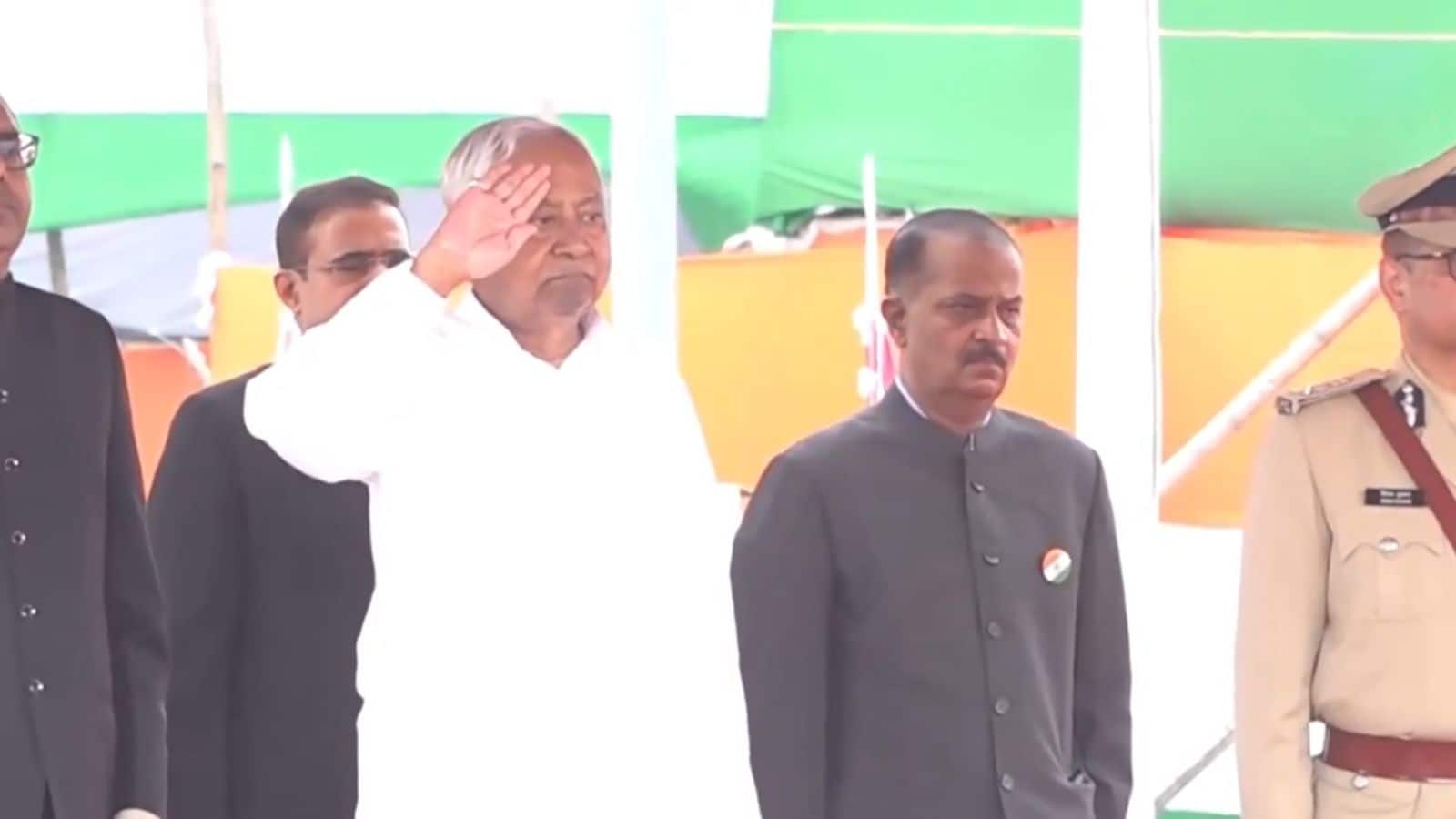 स्वतंत्रता दिवस पर नीतीश कुमार का युवाओं को तोहफा, प्रतियोगी परीक्षा की फीस अब सिर्फ ₹100!