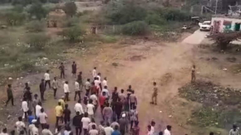 Pune Violence: पुणे में दो समूहों में झड़प, सोशल मीडिया पोस्ट को लेकर बढ़ा तनाव, CM फडणवीस ने दिया कार्रवाई का आश्वासन