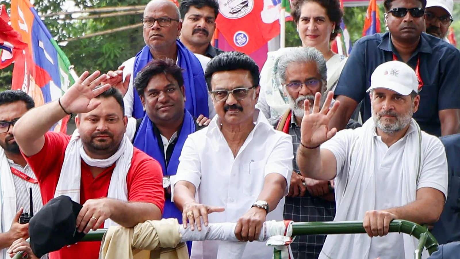 Bihar Chunav 2025: 'बिहारियों को गाली देने वालों को यात्रा में बुलाया'; राहुल गांधी और तेजस्वी यादव पर संतोष सुमन का हमला