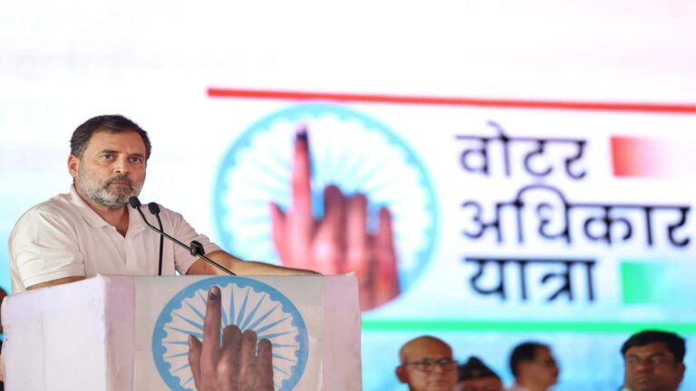 'हलफनामा देना होगा या देश से मांफी मांगनी होगी', चुनाव आयोग का राहुल गांधी पर बड़ा हमला, कांग्रेस का आया जवाब