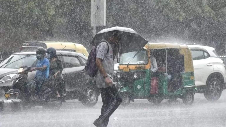 UP Weather Alert: 4 अगस्त को यूपी में तबाही लेकर आएगा मॉनसून, इन जिलों में रेड अलर्ट जारी!