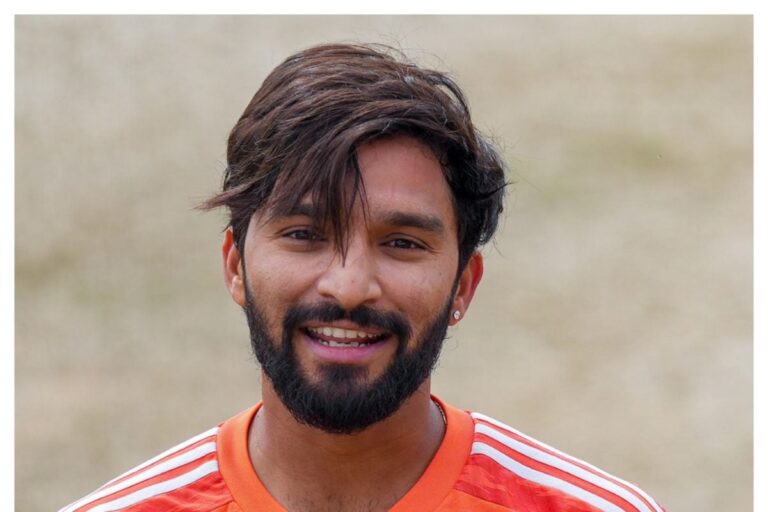 दलीप ट्रॉफी में रजत पाटीदार का तूफान, शतकीय पारी में ठोके 20 चौके और 2 छक्के