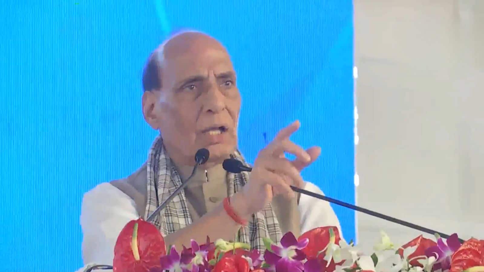 'खुद को 'बॉस' मानने वालों को भारत की ग्रोथ रास नहीं आ रही' राजनाथ सिंह ने बिना नाम लिए डोनाल्ड ट्रंप पर कसा तंज