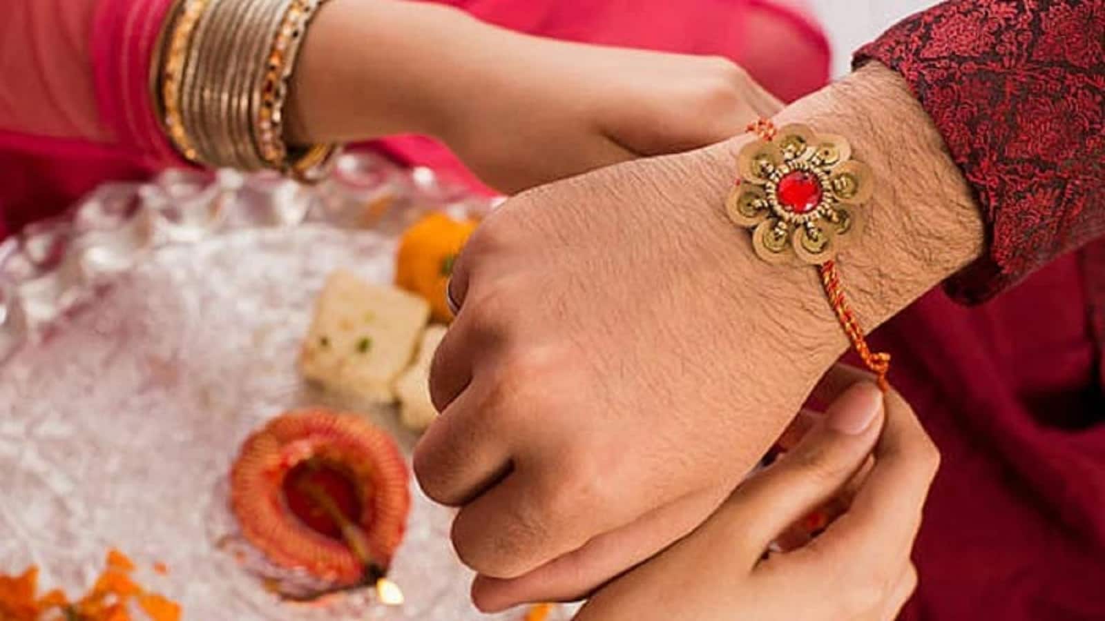 Raksha Bandhan 2025: 100 साल बाद बन रहे इस योग से खास हुआ राखी का त्योहार, जानिए इसके बारे में