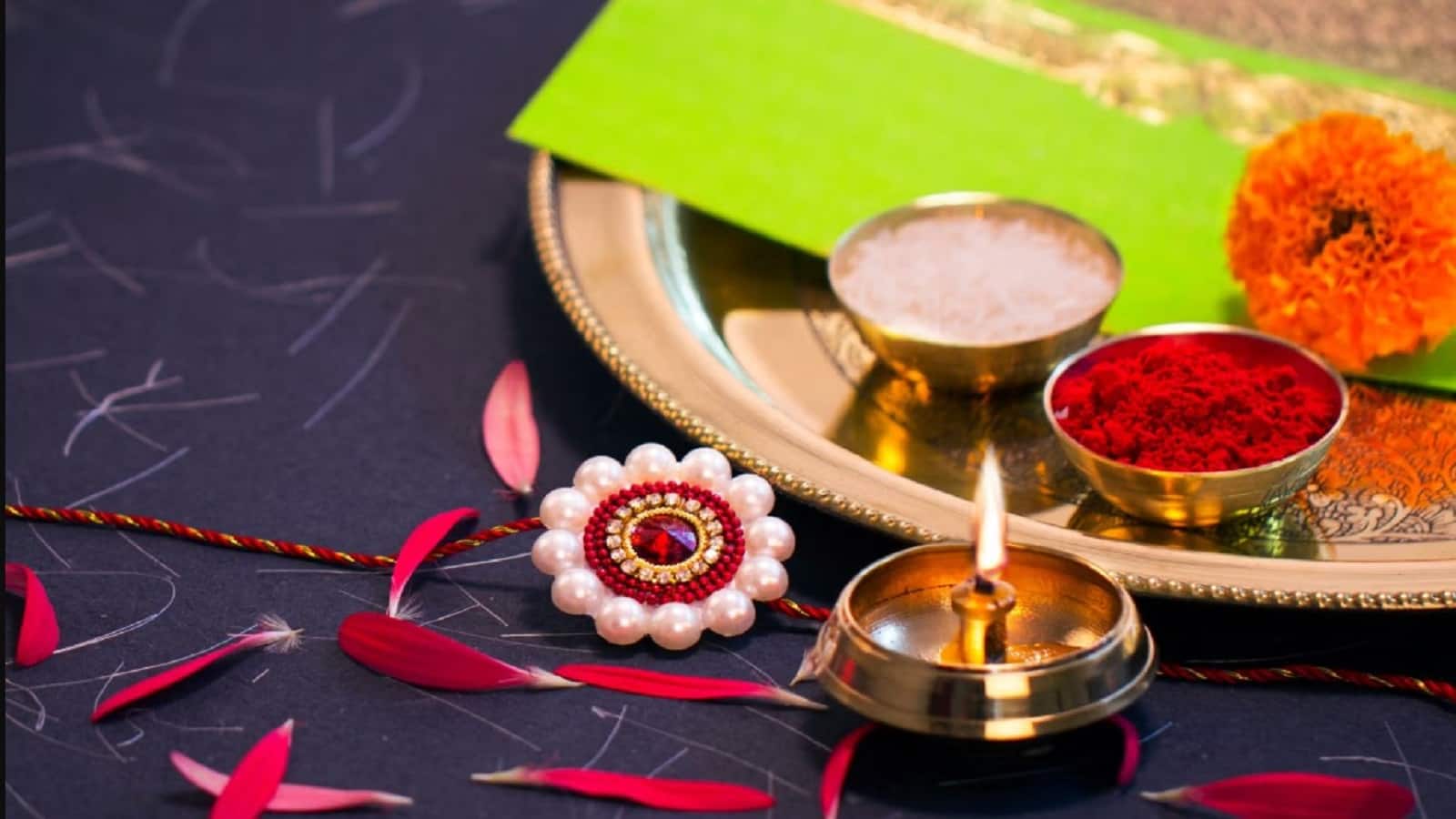 Raksha Bandhan 2025: भाई अगर यूएई में है तो इस दिन और मुहूर्त में बंधेगी राखी