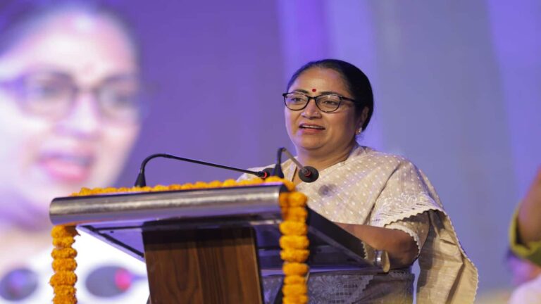 CM Rekha Gupta: दिल्ली की मुख्यमंत्री रेखा गुप्ता पर हमले की कोशिश, जन सुनवाई के दौरान हुई घटना