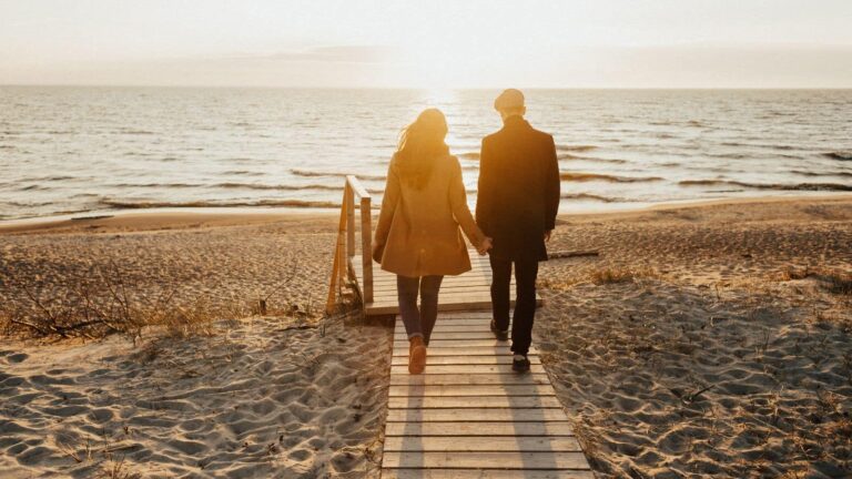 कौन सा देश है लिव-इन में सबसे आगे? भारत की स्थिति भी जानिए