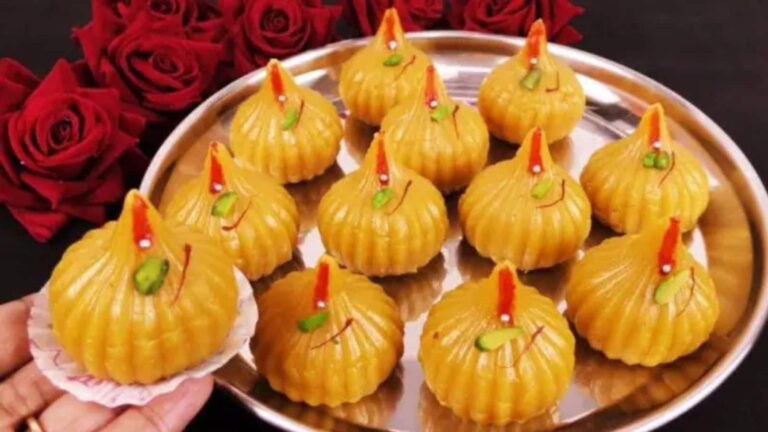 Ganesh Chaturthi 2025: चॉकलेट से लेकर ड्राई फ्रूट तक, इस गणेश चतुर्थी ट्राई करें बप्पा के लिए ये 8 लजीज मोदक