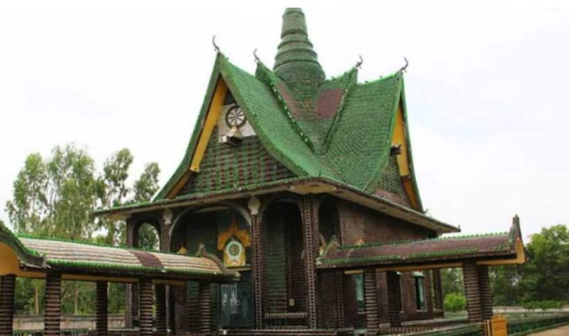 Thailand: बीयर की बोतलों से बना ये मंदिर क्यों है खास? थाईलैंड के इस इमारत की कहानी सुन चौंक जाएंगे आप!