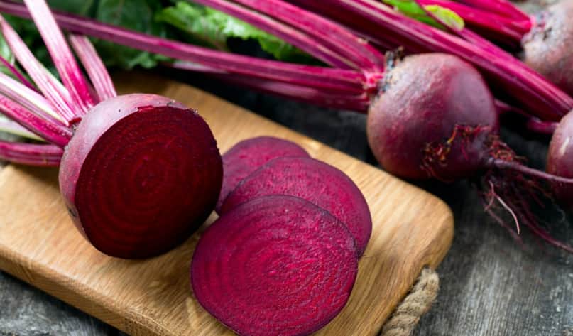 Beetroot: लगातार चुकंदर खाने से हो सकती हैं ये परेशानियां, जानिए एक्सपर्ट्स की राय
