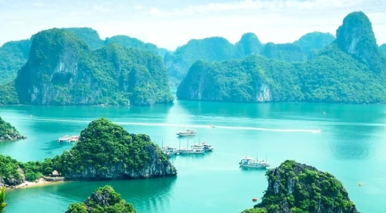 कम बजट में घूमने के लिए बेस्ट हैं ये सबसे सस्ते देश, जिन्हें इंडियन जरूर करें एक्सप्लोर