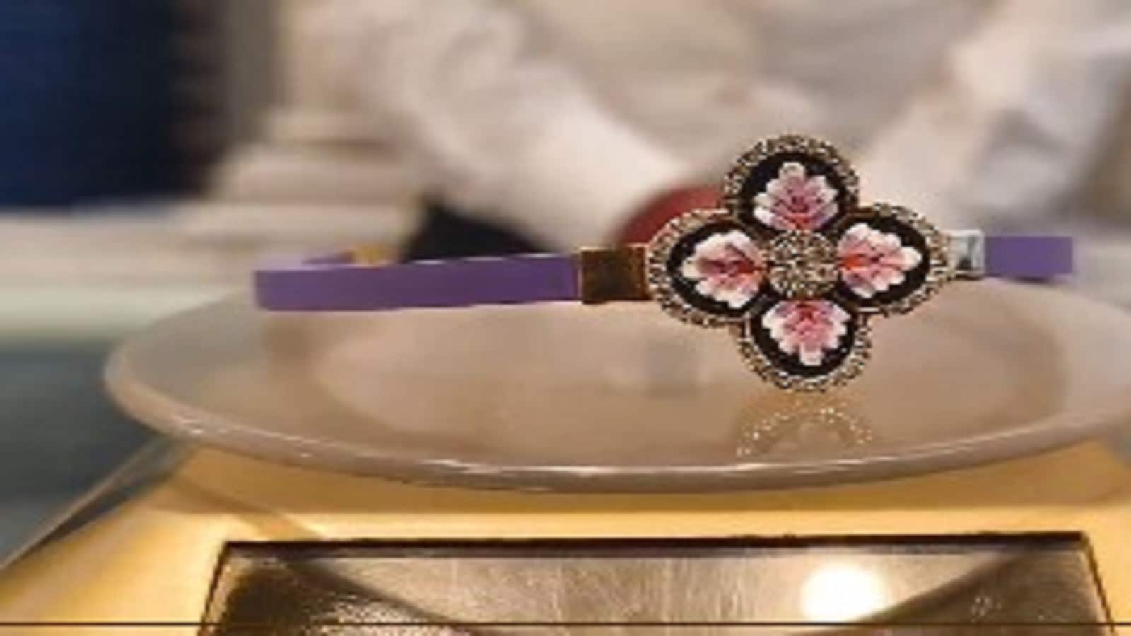 Raksha Bandhan 2025: पटना के बाजार में छाईं भाइयों का टशन बढ़ाने वाली डायमंड ब्रेसलेट राखियां