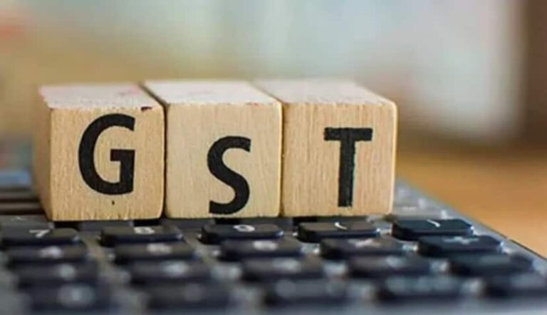आम जनता की जेब को जल्द ही मिलेगा फायदा, ब्रांडेड कपड़े से लेकर फूड आइटम्स होंगे सस्ते! इन आइटम्स को 5% के स्लैब में लाने की तैयारी