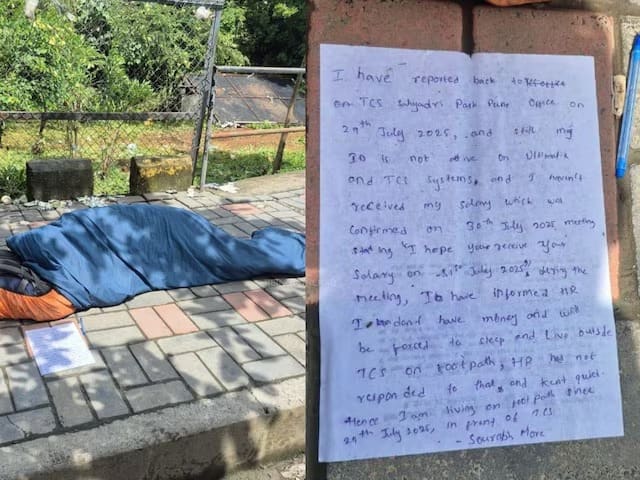 TCS ने रोकी सैलरी तो फुटपाथ पर सोने को मजबूर था कर्मचारी, अब कंपनी ने कही ये बात