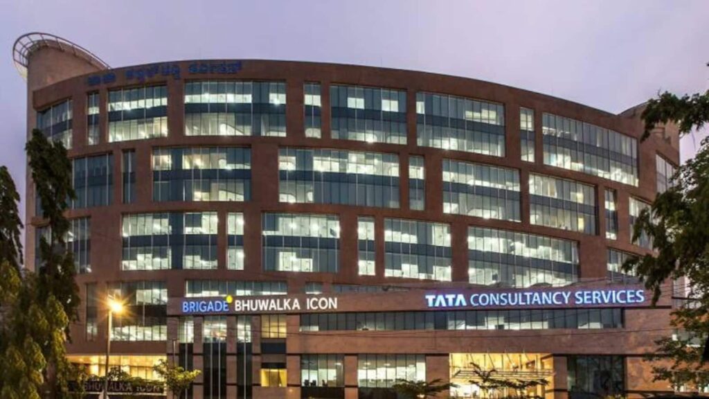 टाटा ग्रुप की TCS का AI पर बढ़ा फोकस, अमित कपूर को बनाया नई AI और सर्विसेज ट्रांसफॉर्मेशन यूनिट का हेड