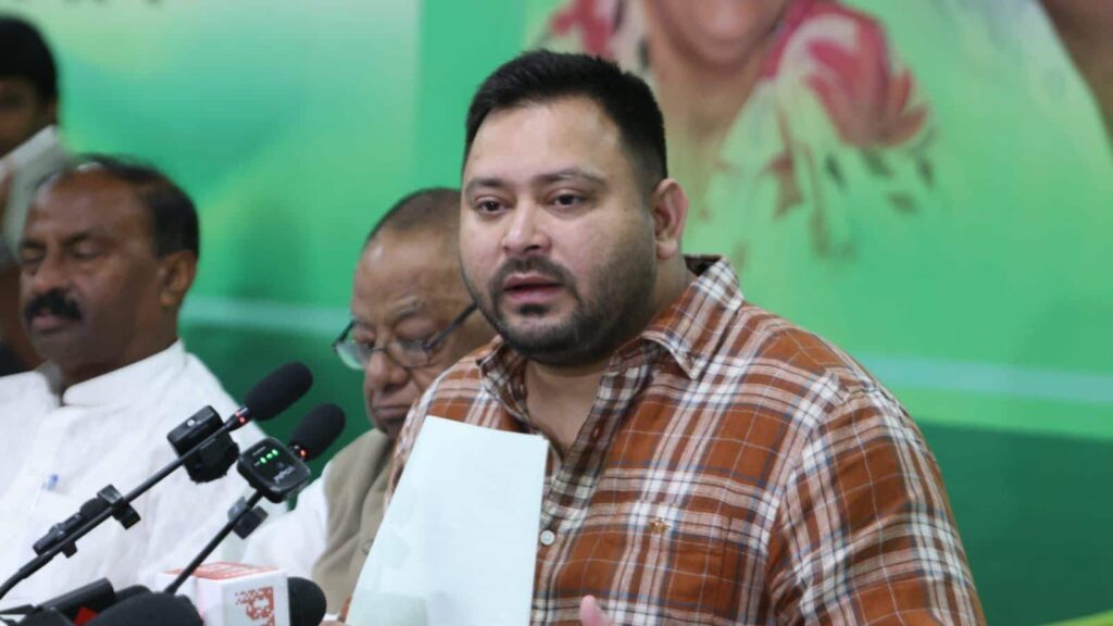 तेजस्वी का नीतीश सरकार पर हमला, बोले- मोदी जी के मंगलराज में BJP गुंडे घर में घुसकर कर रहे हत्या!