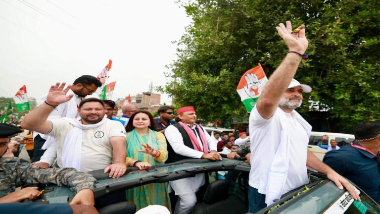 Bihar polls 2025: तेजस्वी यादव ने खुद को बताया बिहार का सीएम फेस! राहुल गांधी और अखिलेश रहे मौजूद